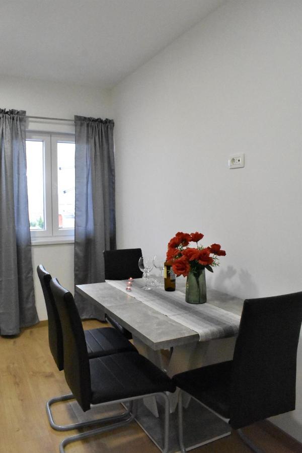 Apartmani Skorpion คาชเตลา ภายนอก รูปภาพ