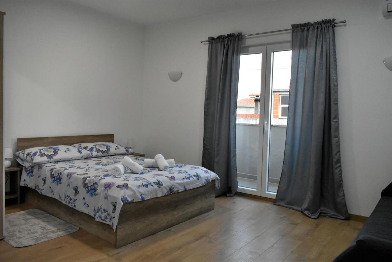 Apartmani Skorpion คาชเตลา ภายนอก รูปภาพ